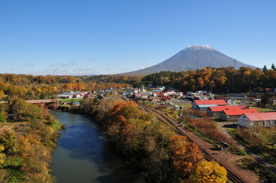秋のニセコ町市街地