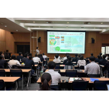 講義を行う出村総長特命参与