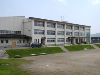 新雪谷小学